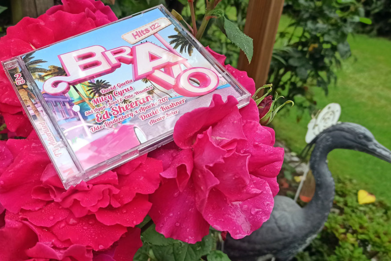 Pretty in Pink. Bravo Hits 122 vereint die Ohrwürmer des Sommers